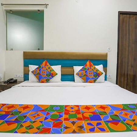Fabhotel Sm Palace Chinhat Eksteriør billede