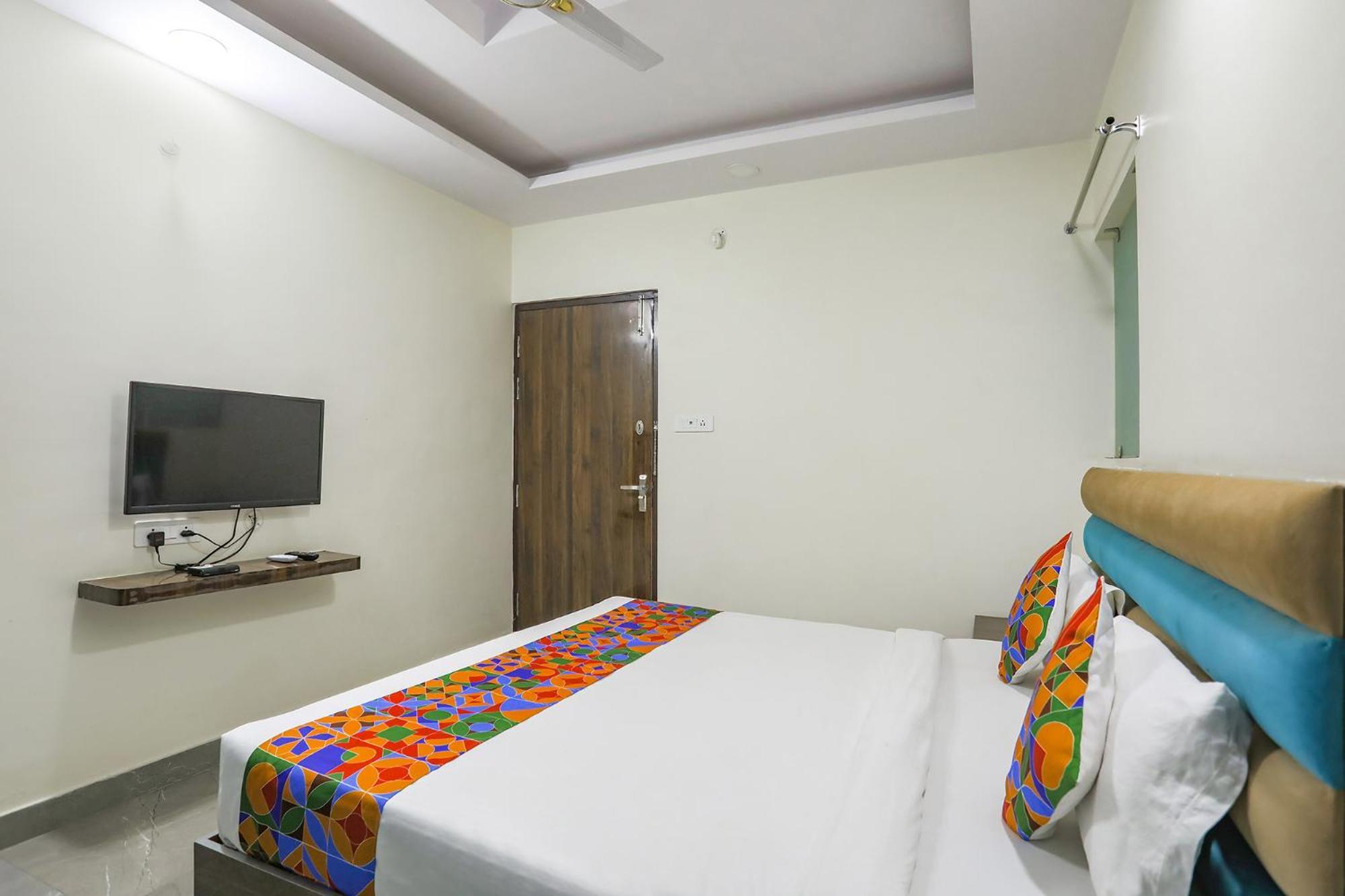 Fabhotel Sm Palace Chinhat Eksteriør billede
